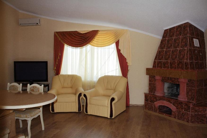 Грк Золота Підкова Motel Chupyra Ngoại thất bức ảnh